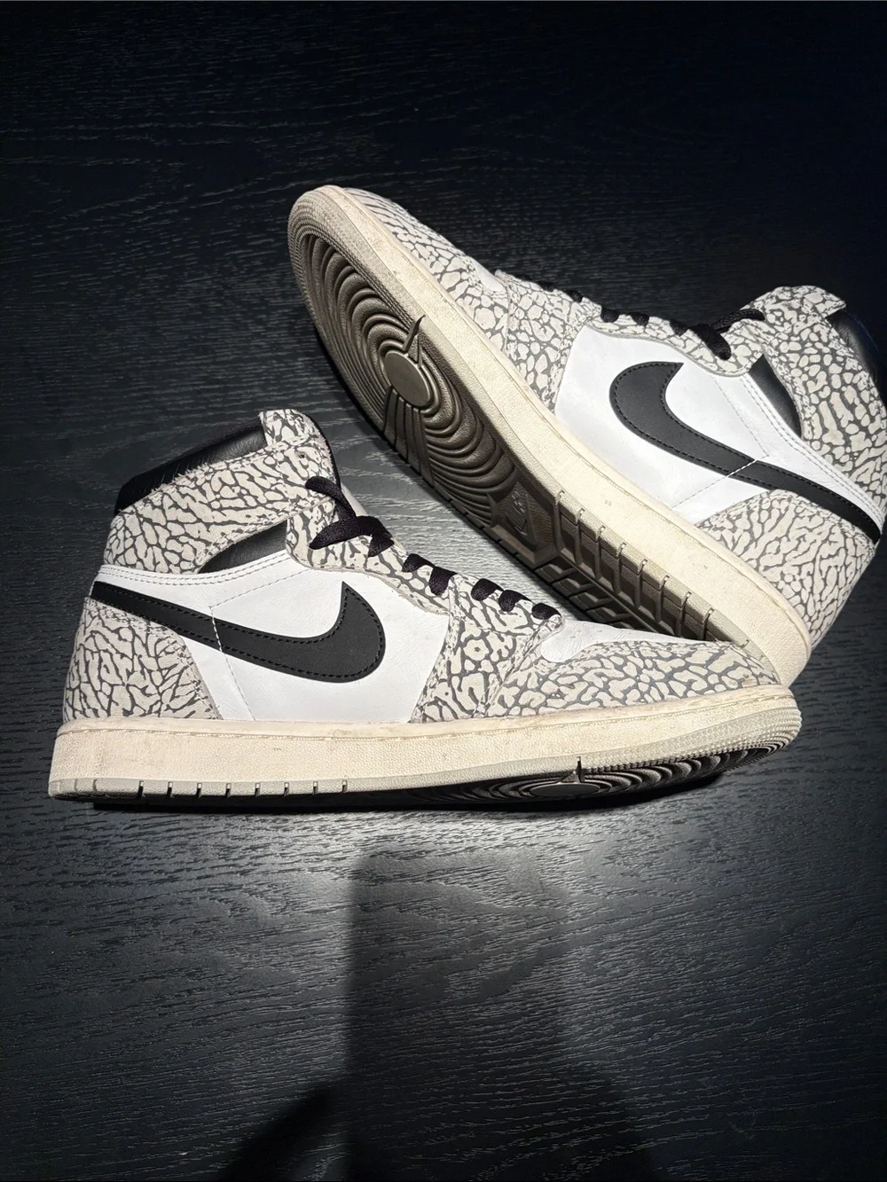 Nike Air Jordan 1 Retro High-Top Basketball in White, Gray and Black Leather